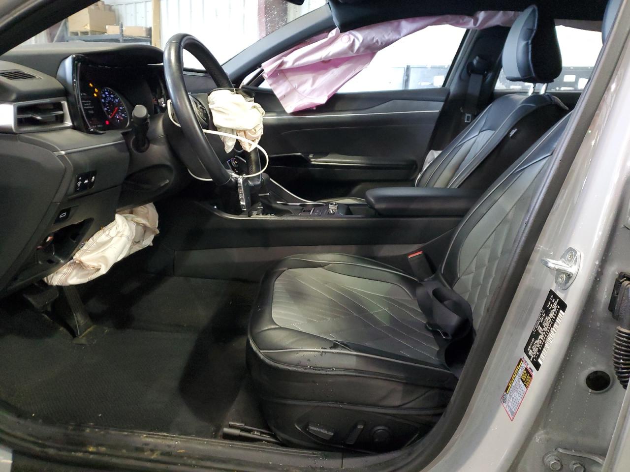 2022 Kia K5 - Image 7