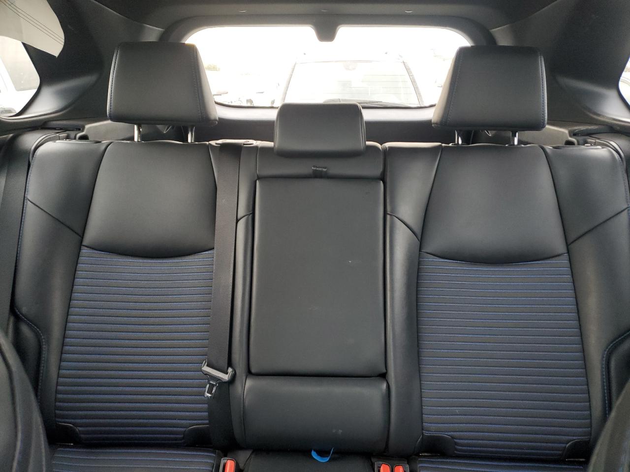 2020 Toyota RAV 4 - Image 10
