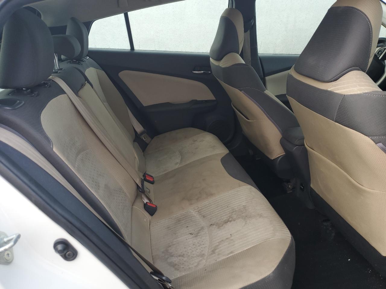 2017 Toyota Prius - Image 11