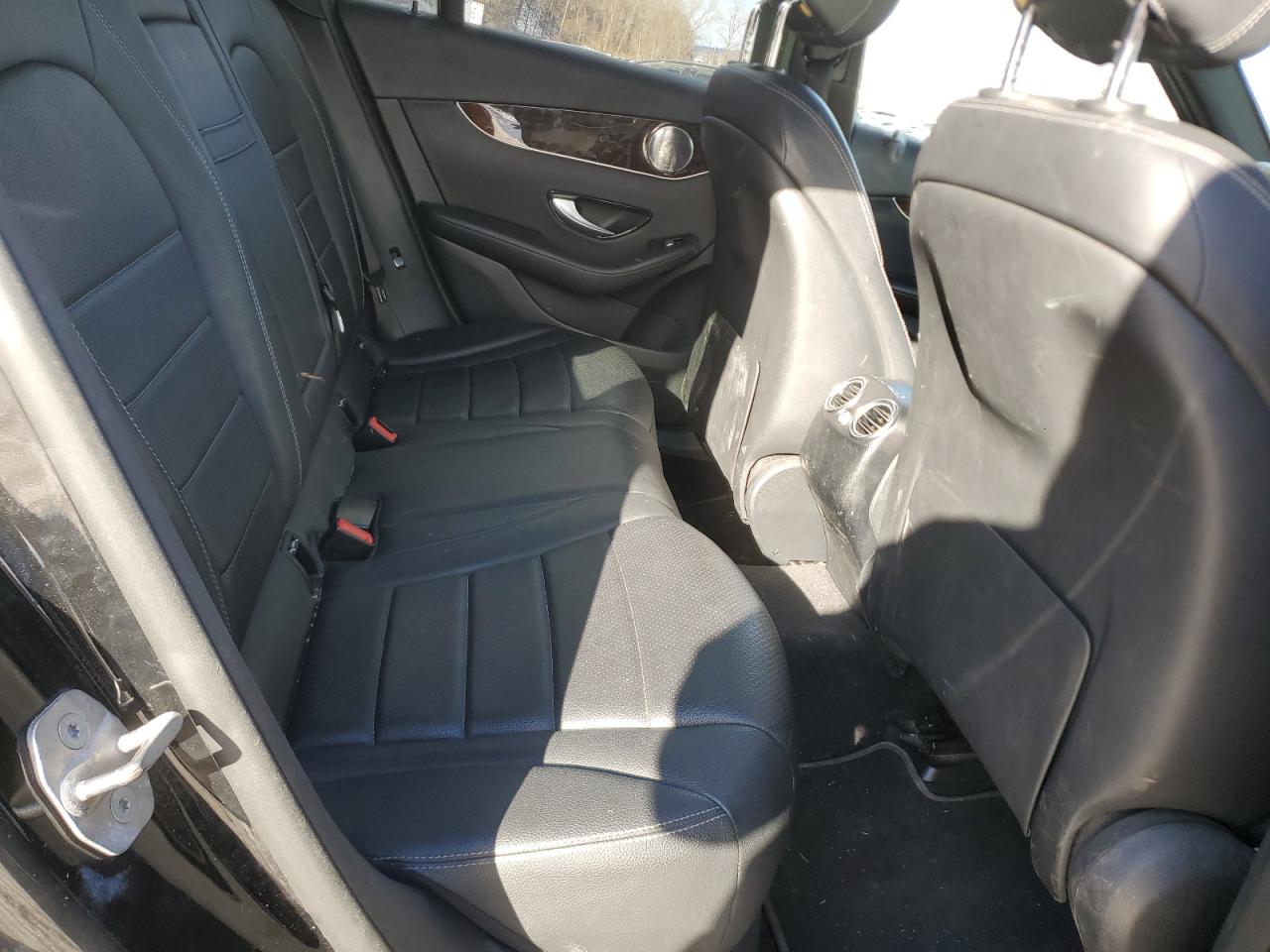 2017 Mercedes-Benz GLC - Image 11