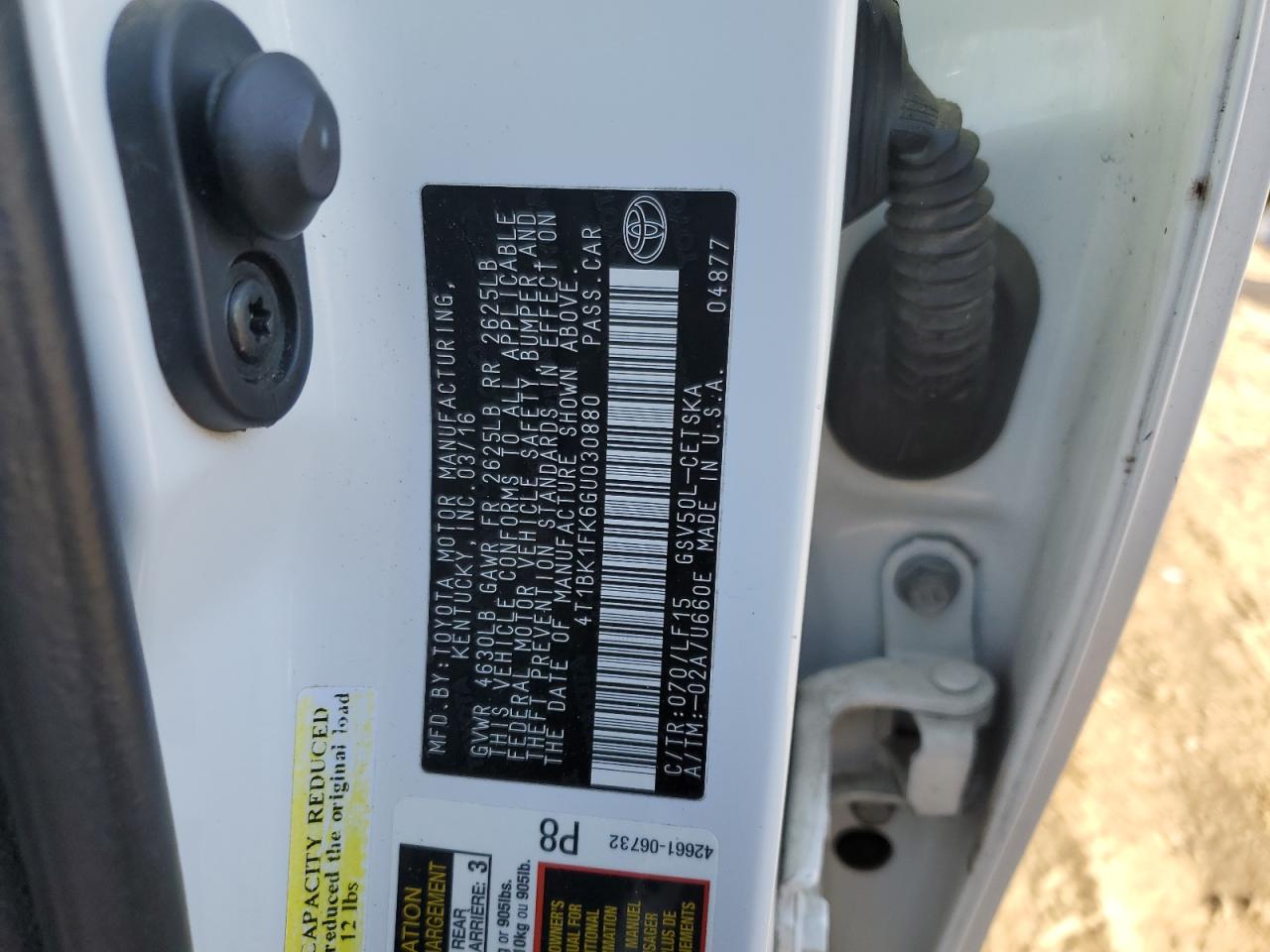 2016 Toyota Camry - Image 14
