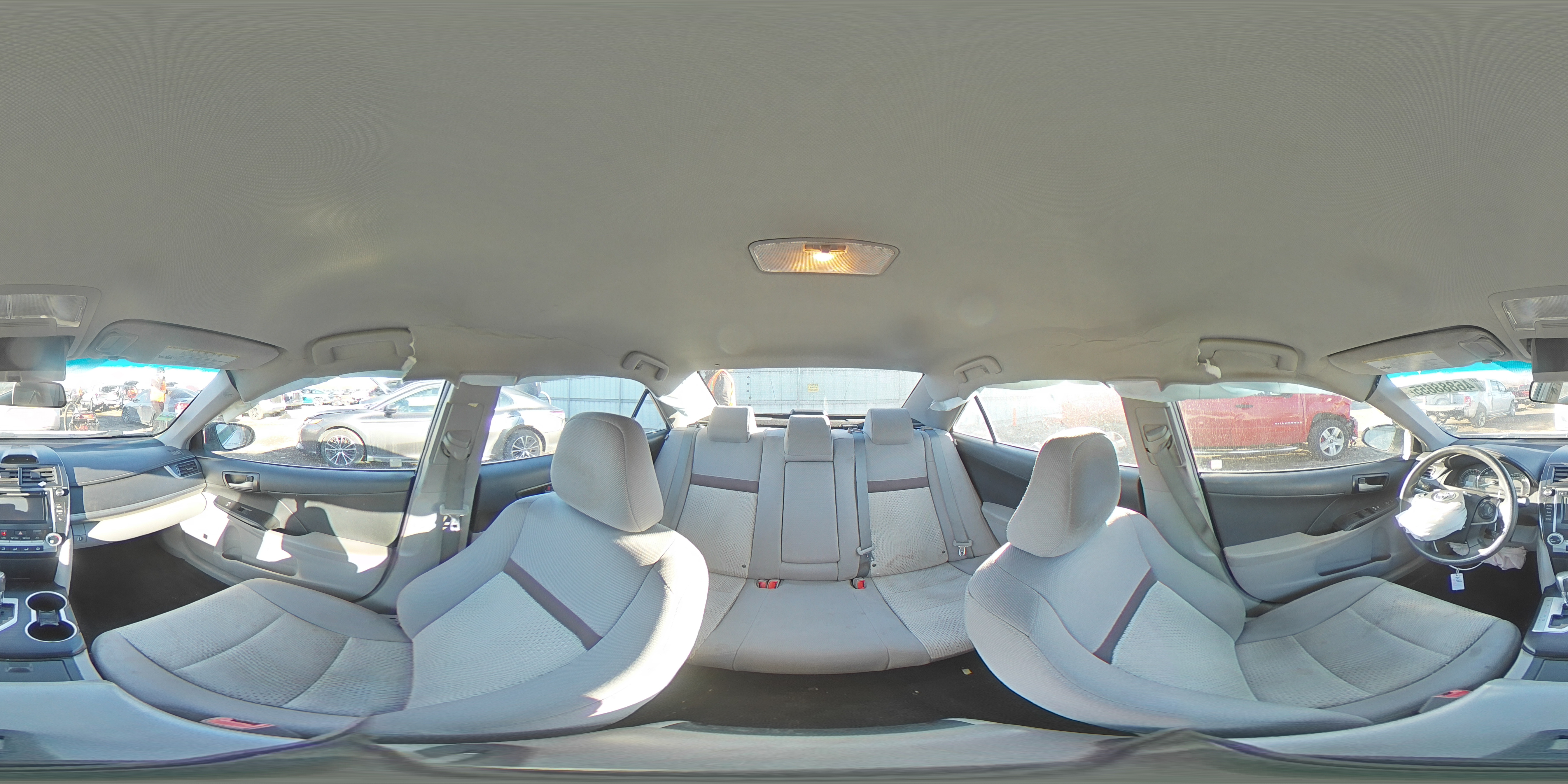 2014 Toyota Camry - Image 14