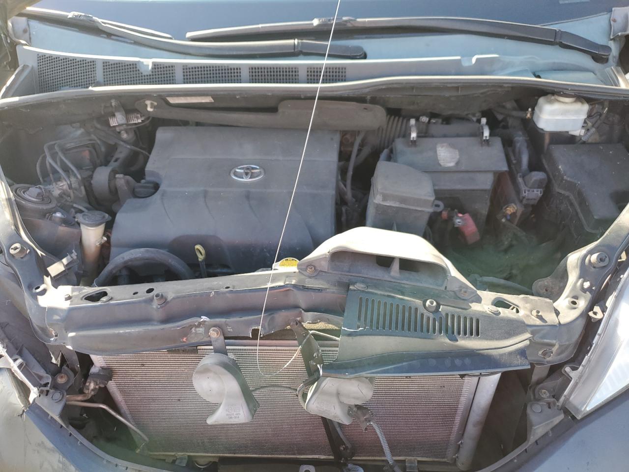 2013 Toyota Sienna - Image 12