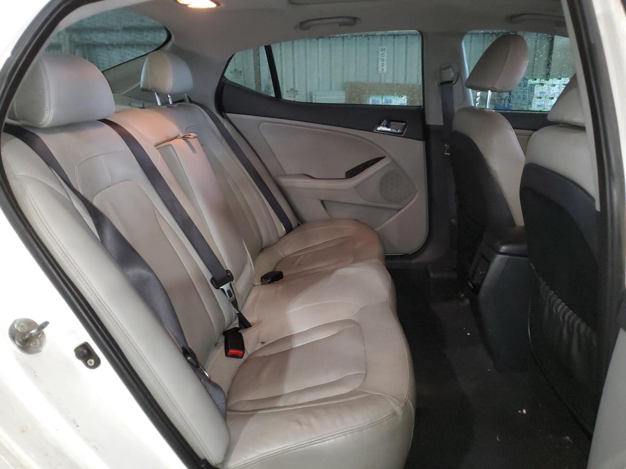 2011 Kia Optima - Image 10