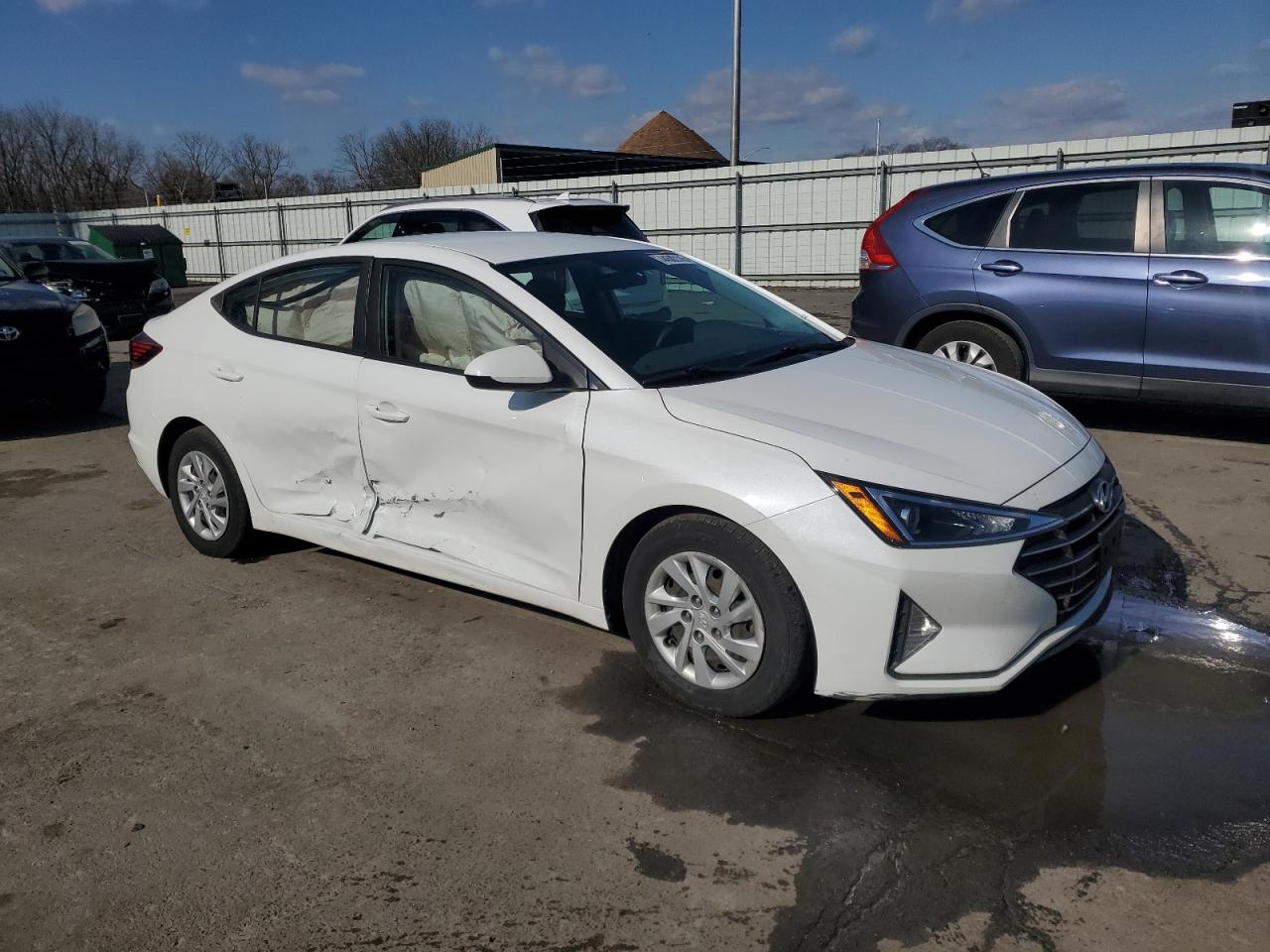 2019 Hyundai Elantra - Image 4
