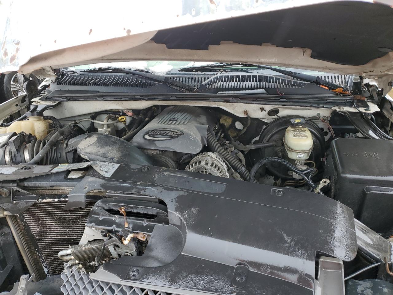 2005 Chevrolet Silverado - Image 13
