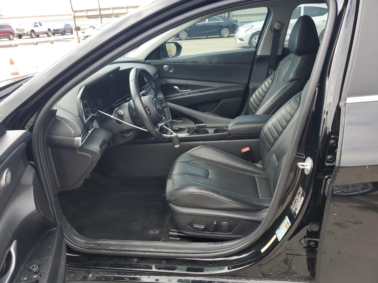 2023 Hyundai Elantra - Image 7