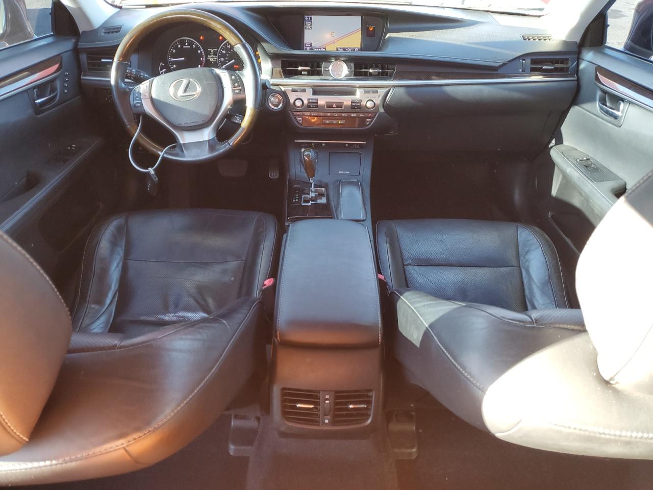 2013 Lexus ES - Image 8