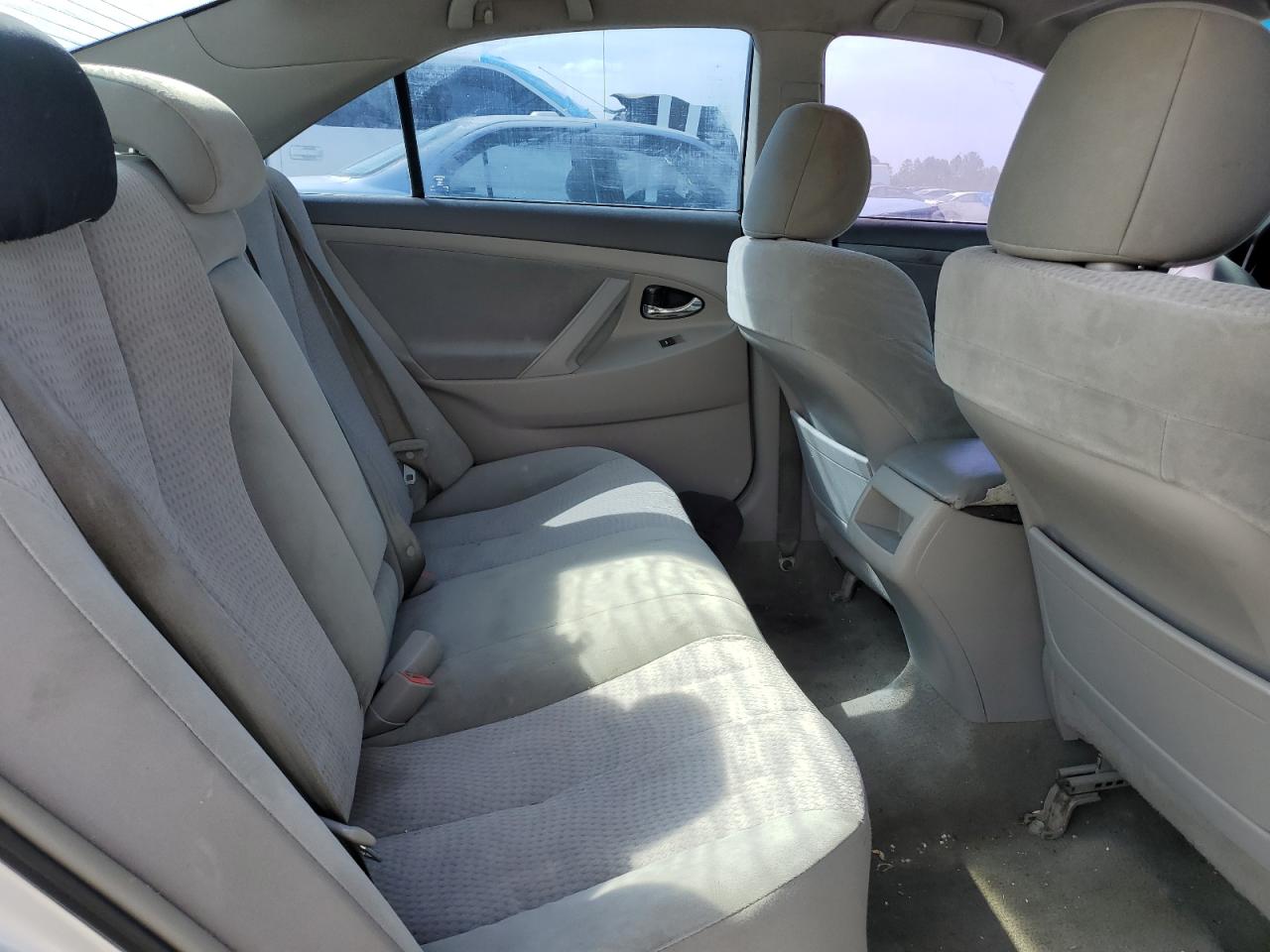 2011 Toyota Camry - Image 10