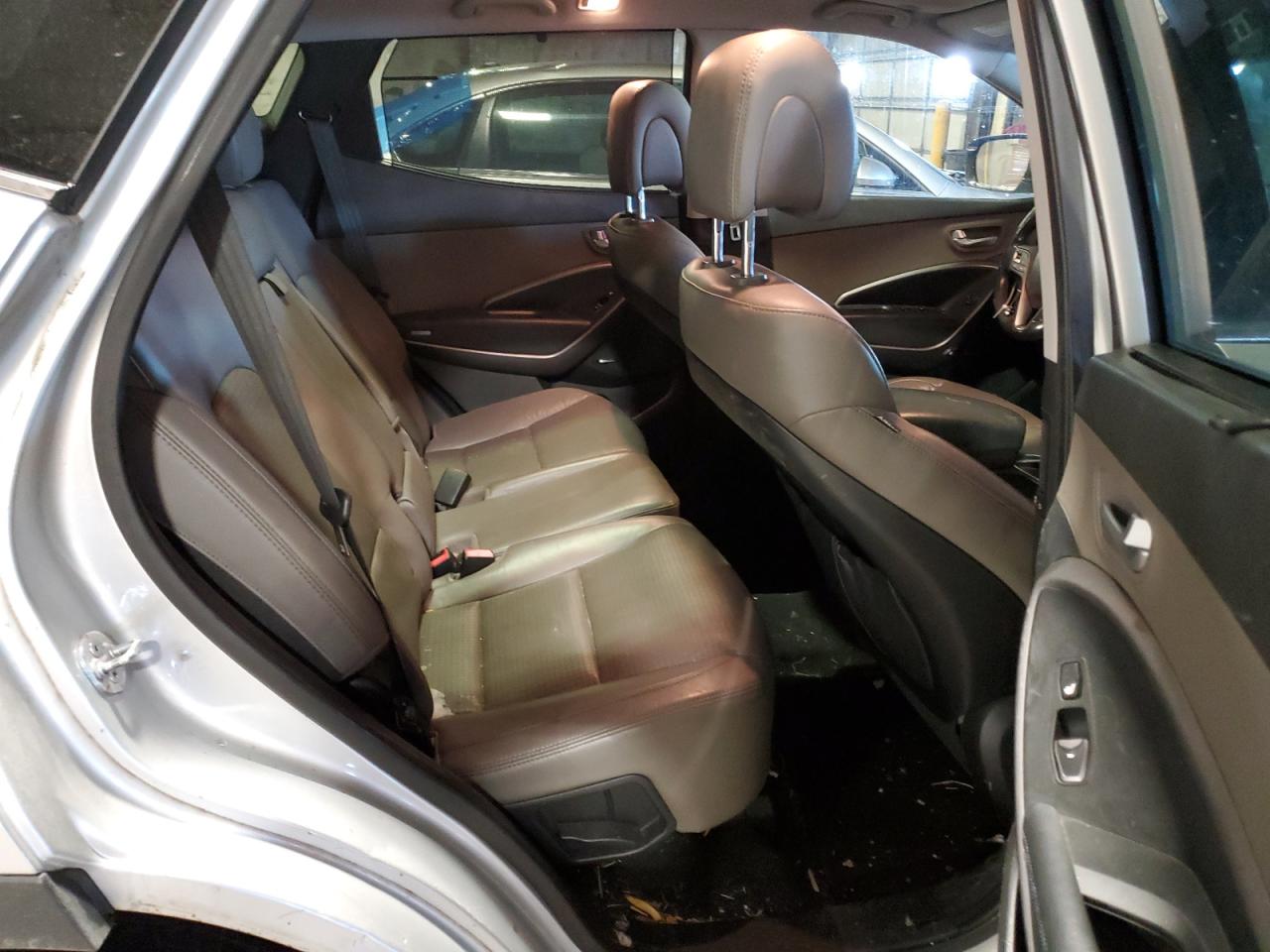 2013 Hyundai Santa Fe - Image 11