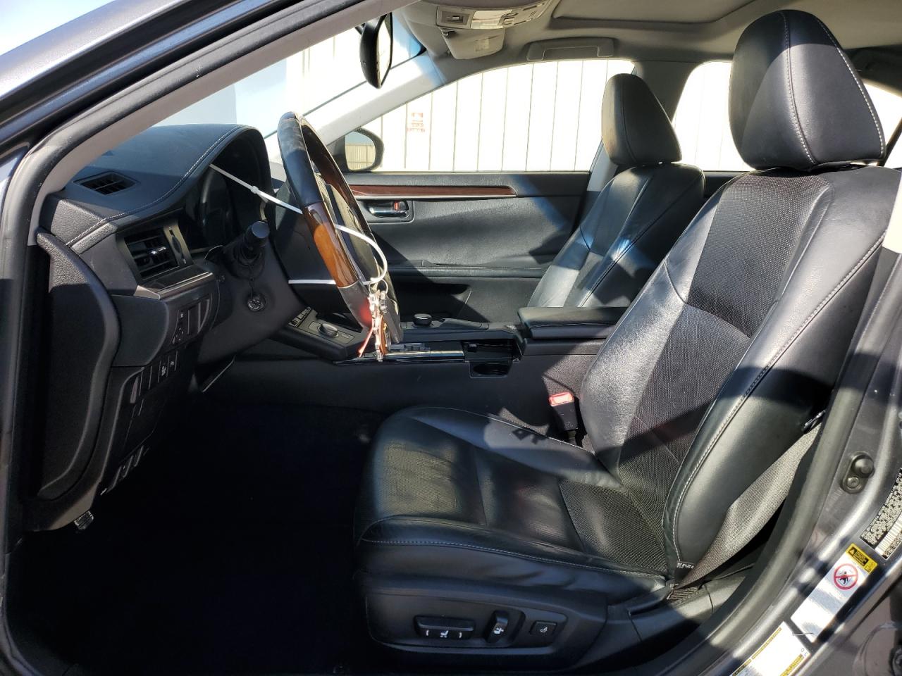 2013 Lexus ES - Image 7