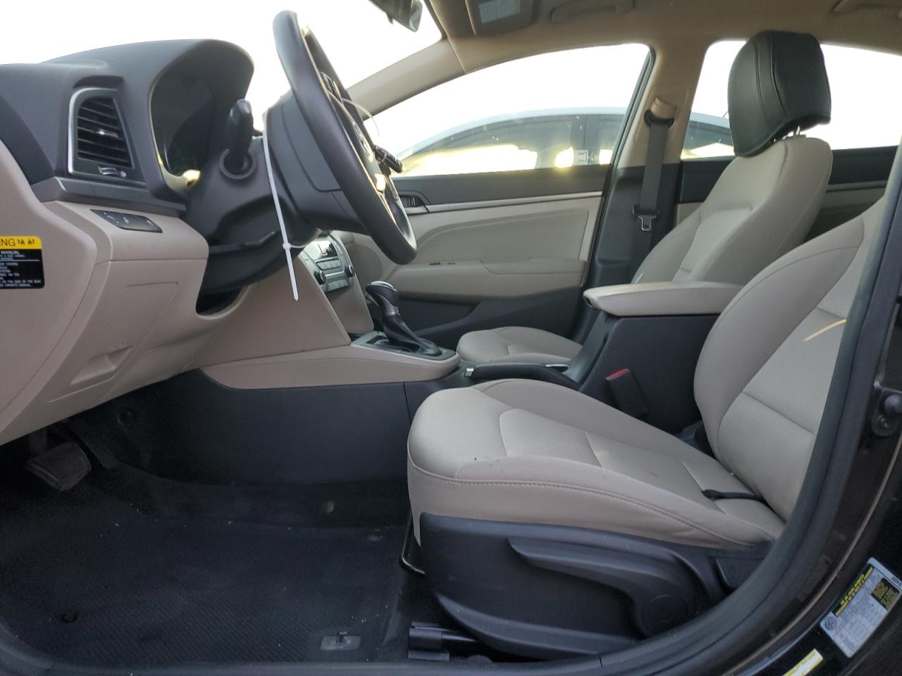 2018 Hyundai Elantra - Image 7