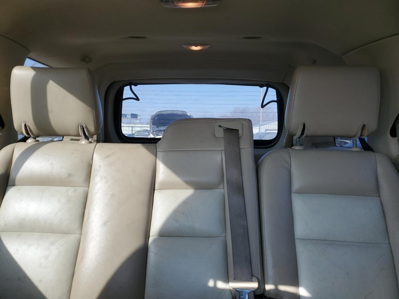 2006 Ford Explorer - Image 10