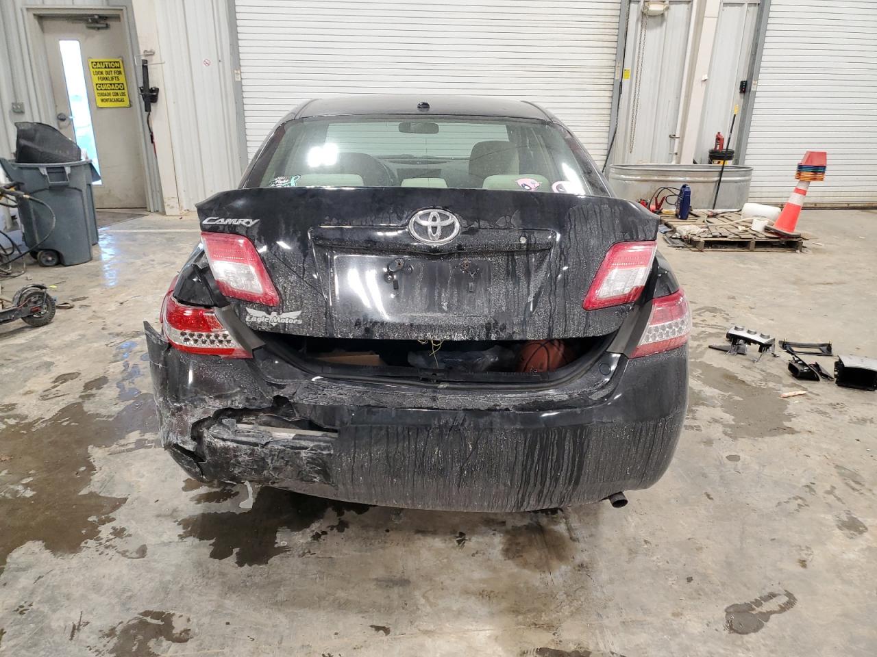 2010 Toyota Camry - Image 6