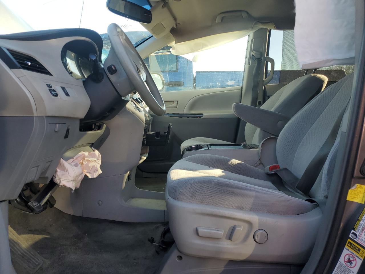 2011 Toyota Sienna - Image 7