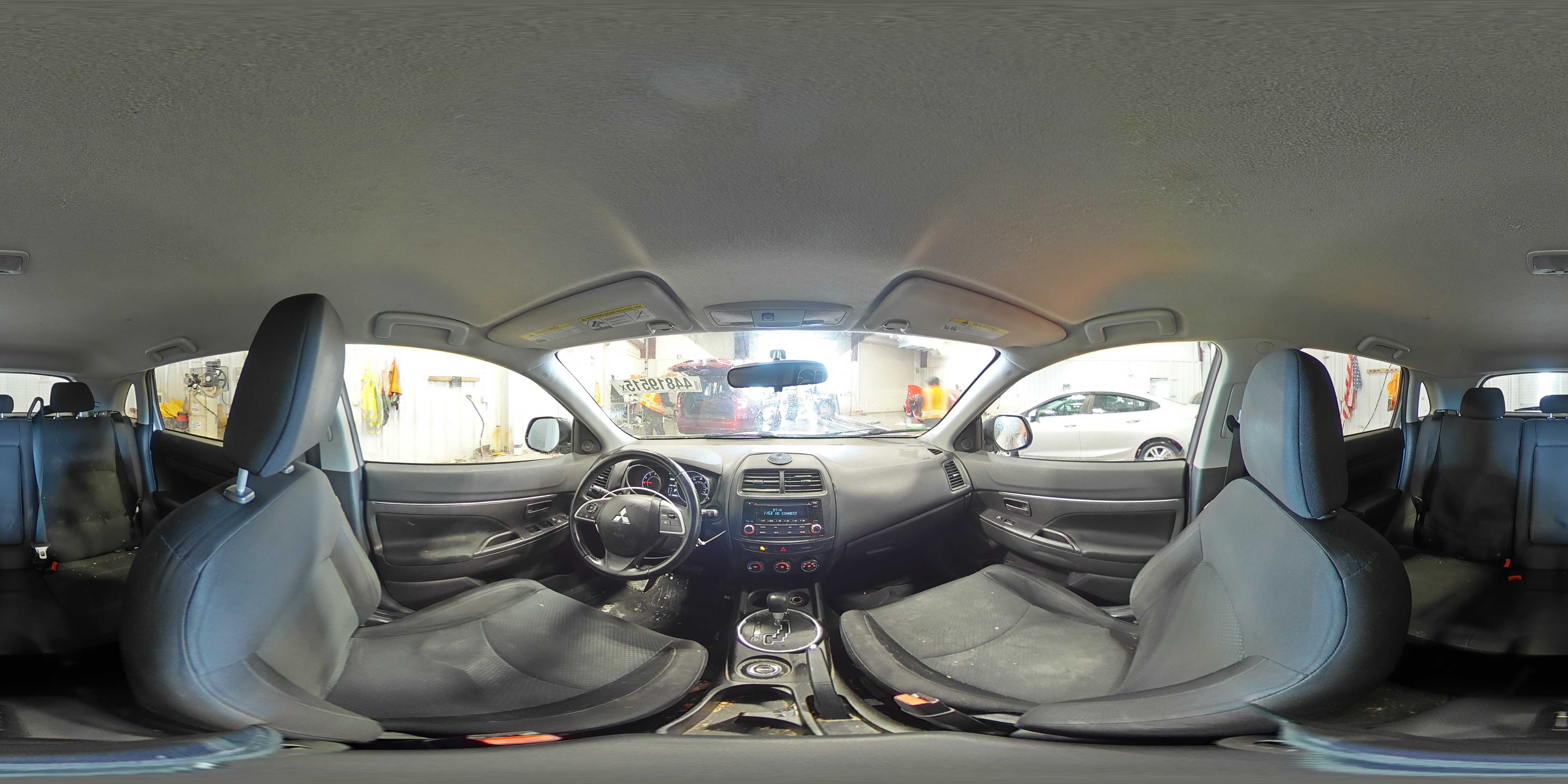 2015 Mitsubishi Outlander - Image 15