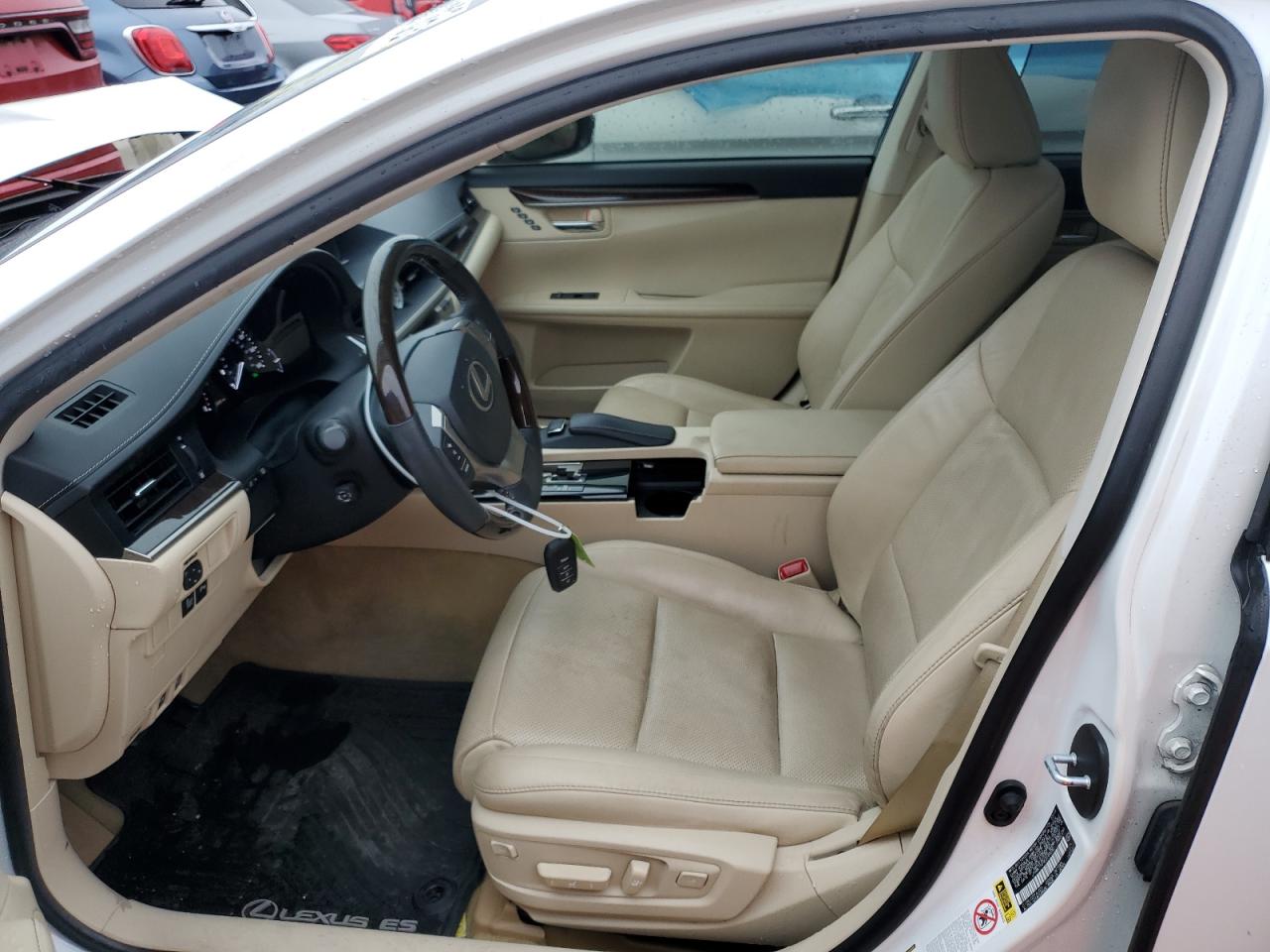 2014 Lexus ES - Image 7