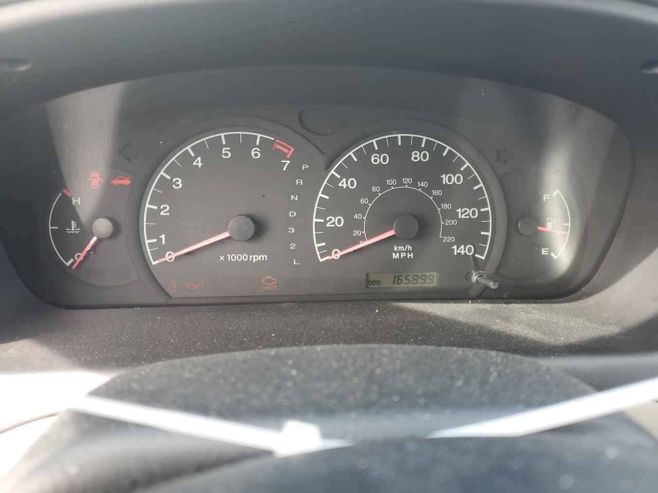 2002 Hyundai Elantra - Image 9