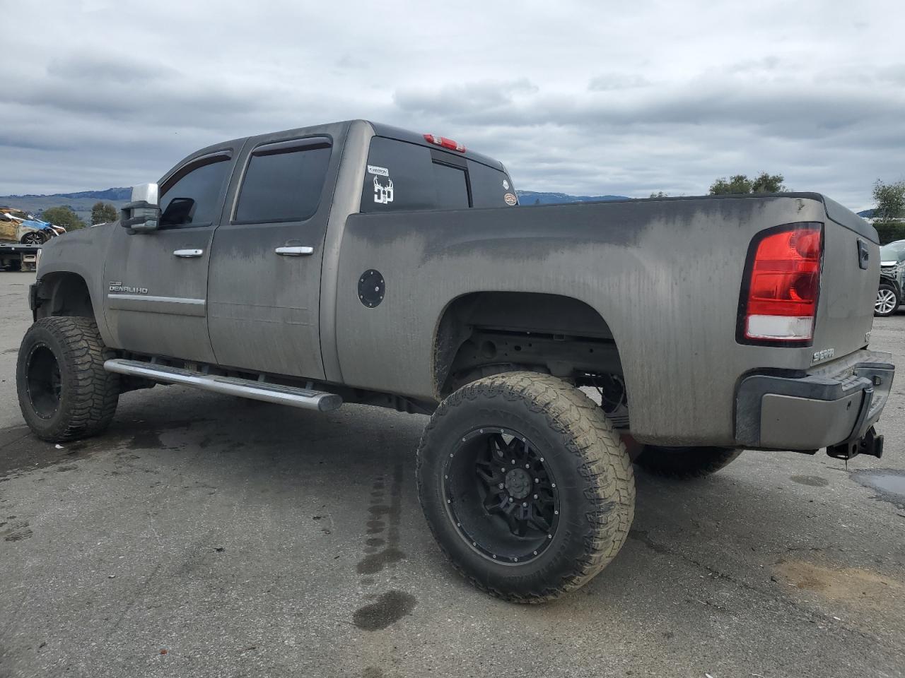 2013 GMC Sierra - Image 2