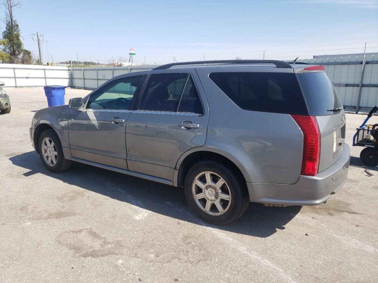 2005 Cadillac SRX - Image 2