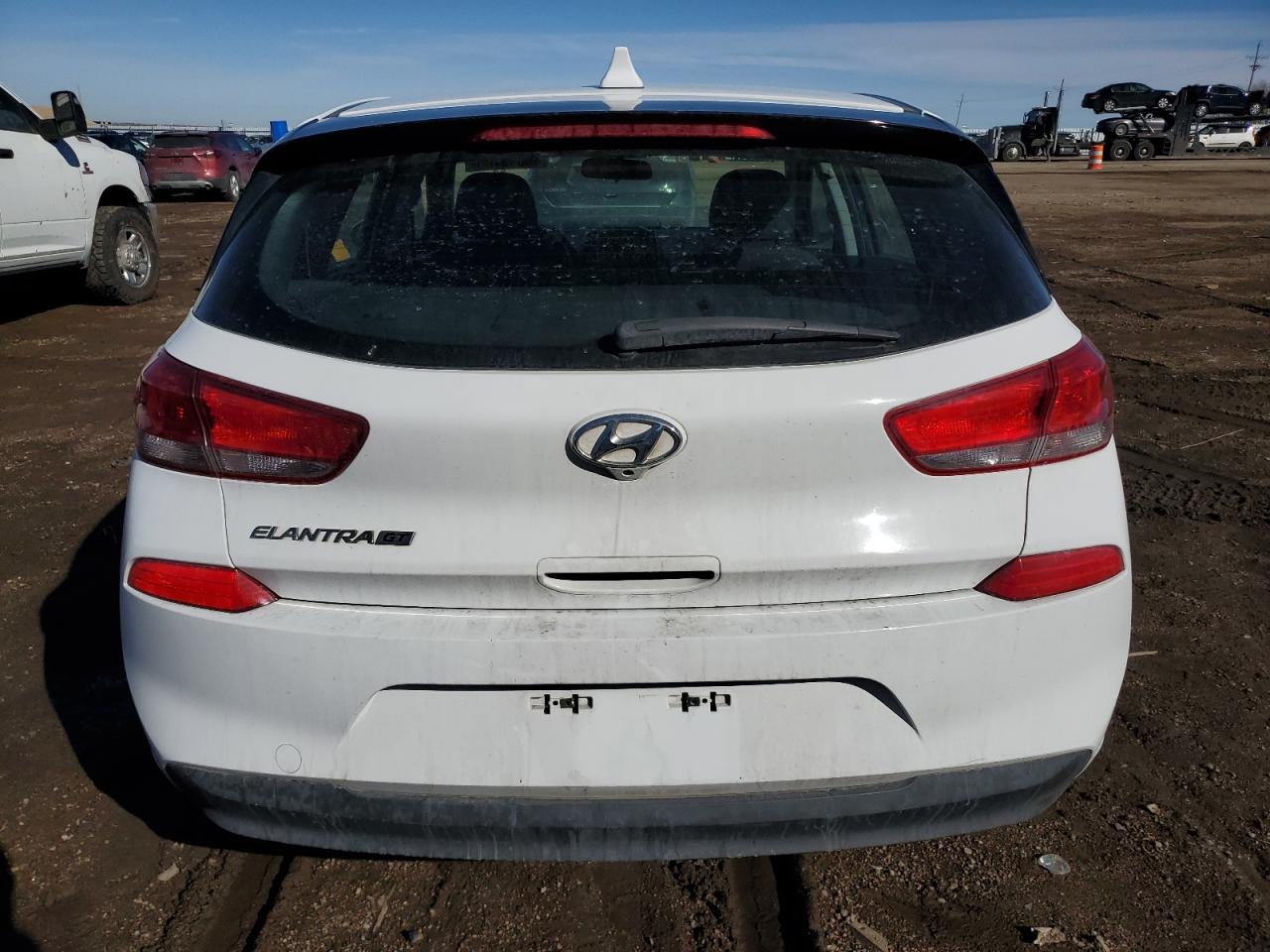 2019 Hyundai Elantra - Image 6