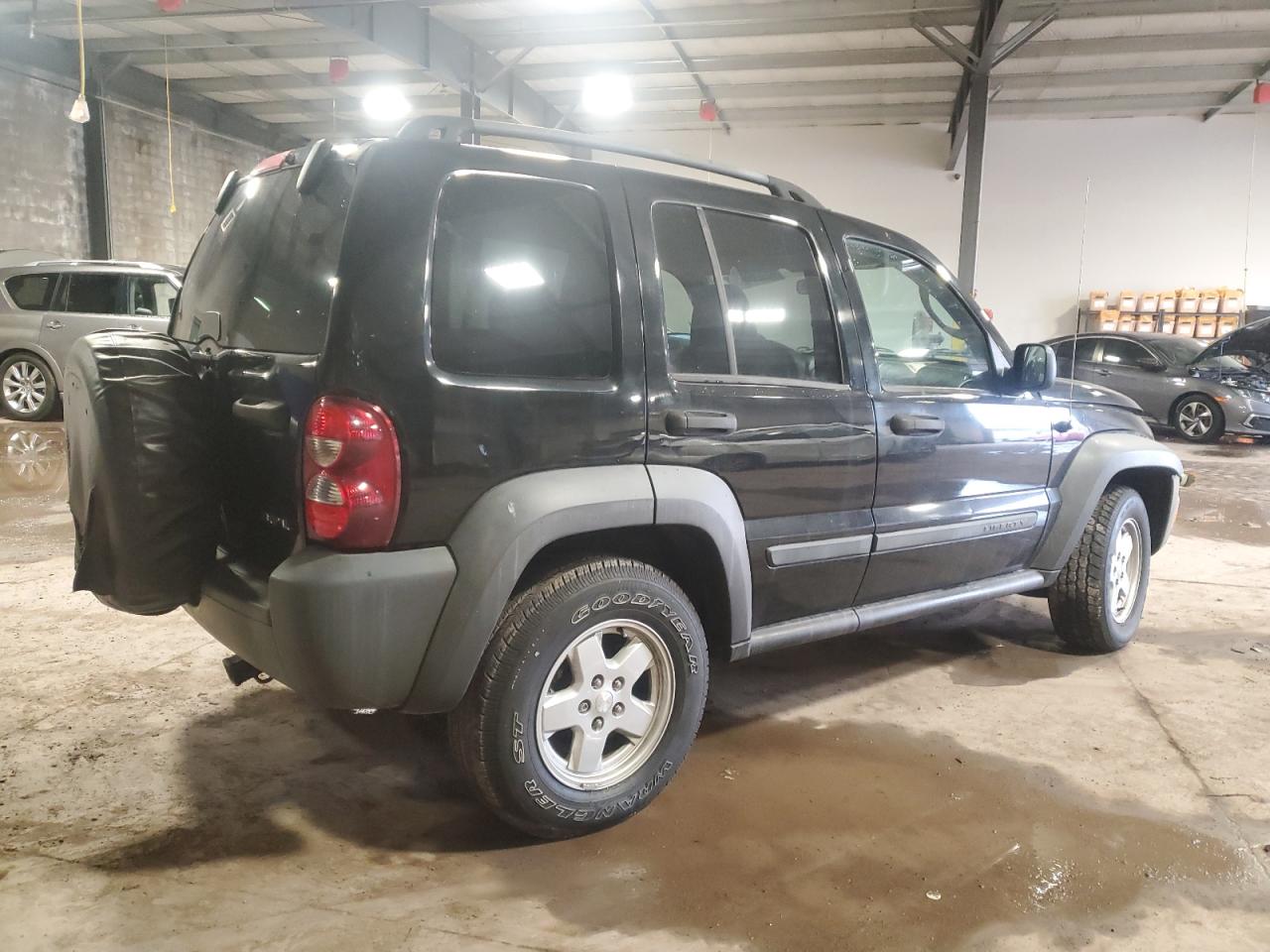 2007 Jeep Liberty (North America) - Image 3