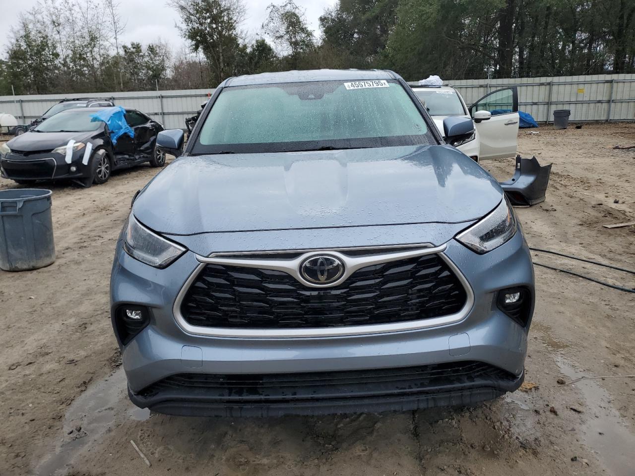 2021 Toyota Highlander - Image 5