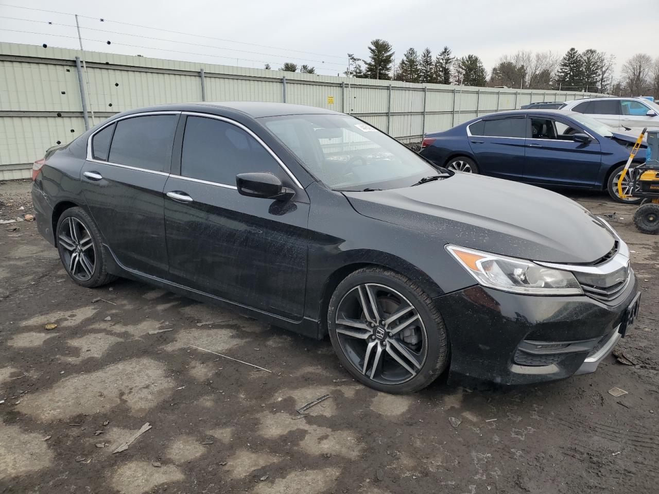 2017 Honda Accord - Image 4
