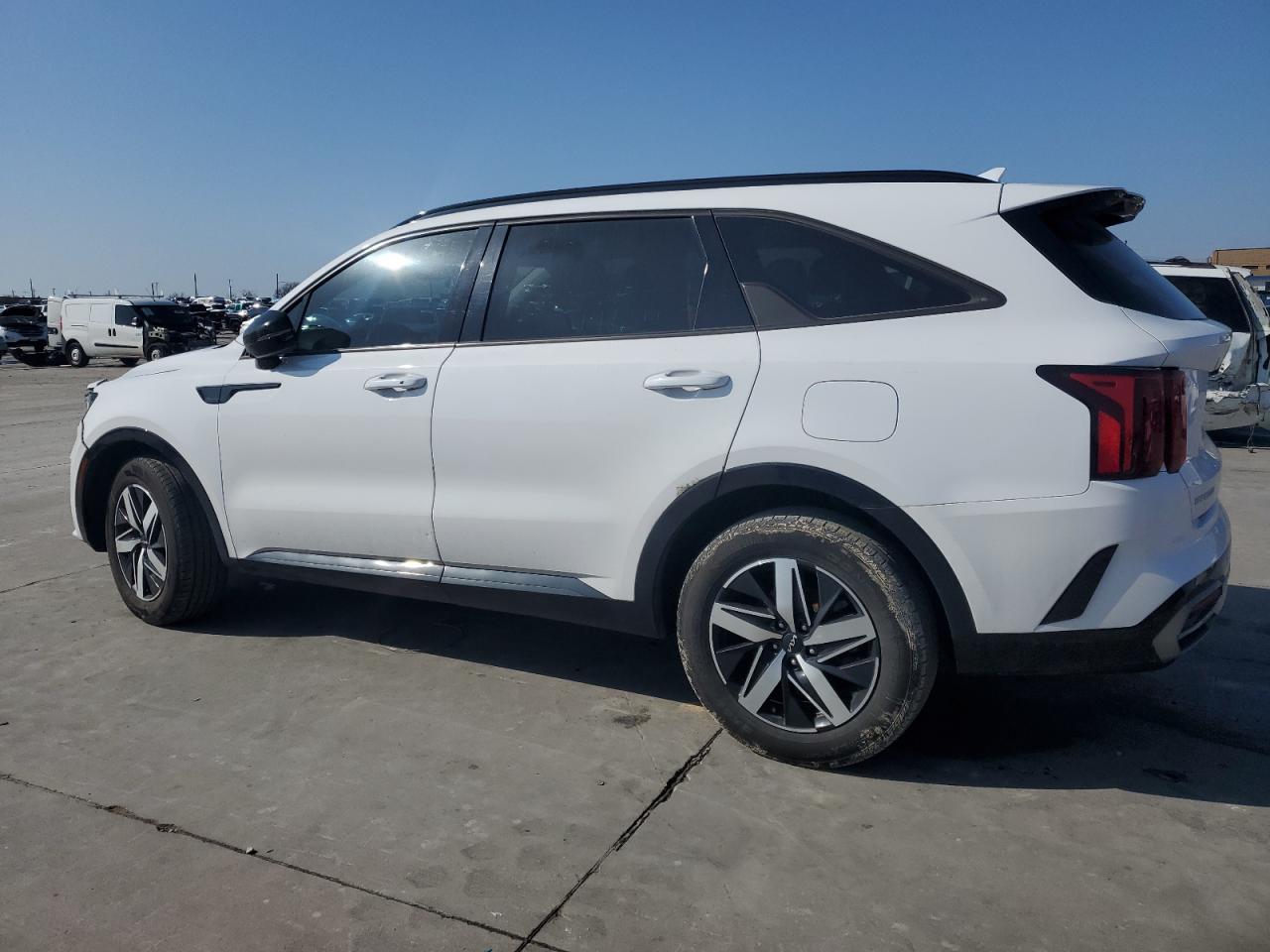 2023 Kia Sorento - Image 2