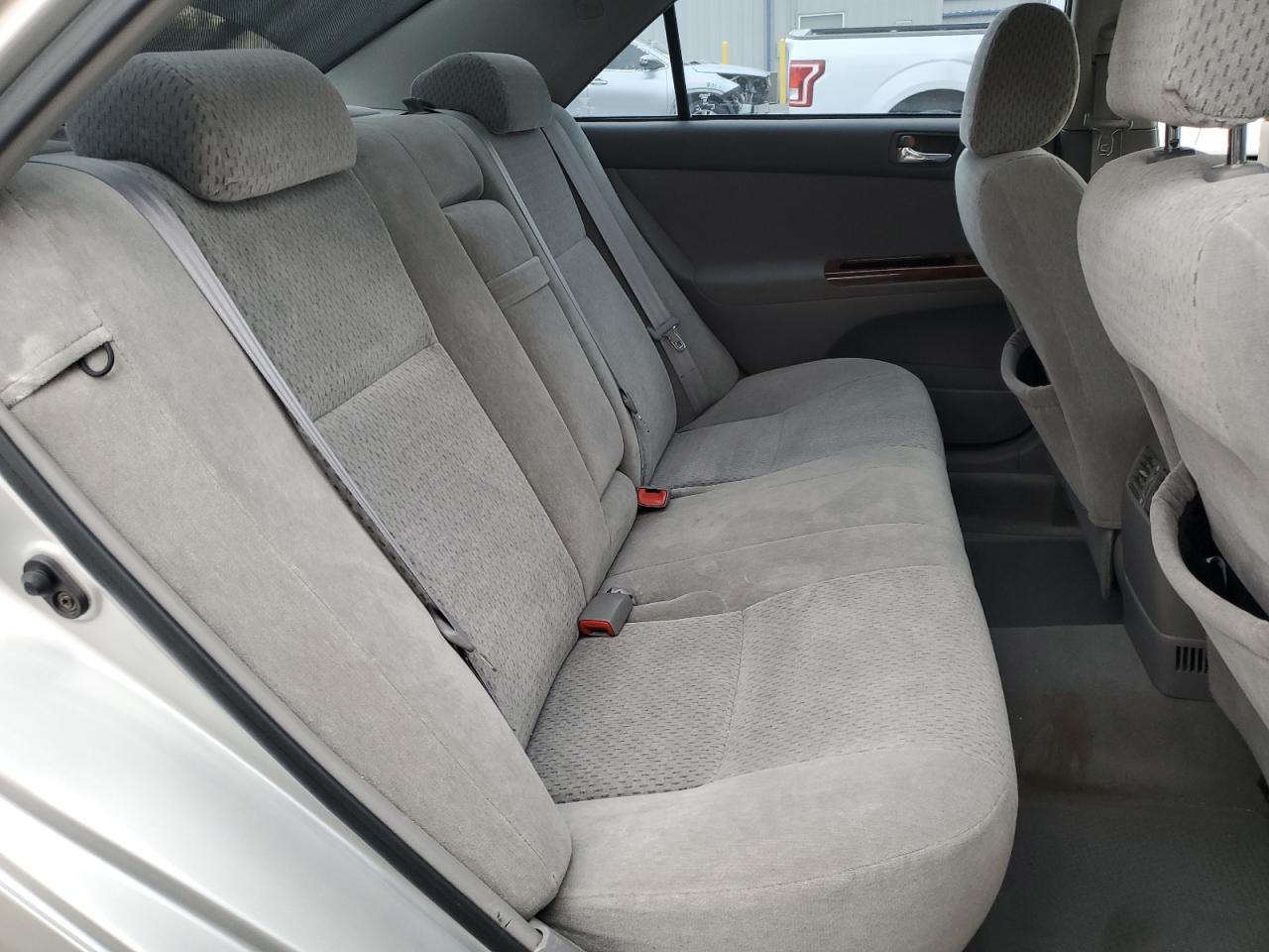 2004 Toyota Camry - Image 11