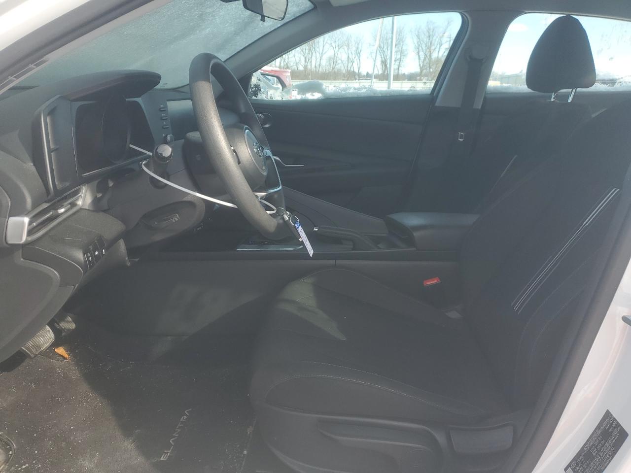 2023 Hyundai Elantra - Image 7