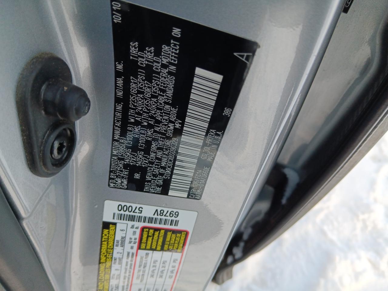 2011 Toyota Sienna - Image 12