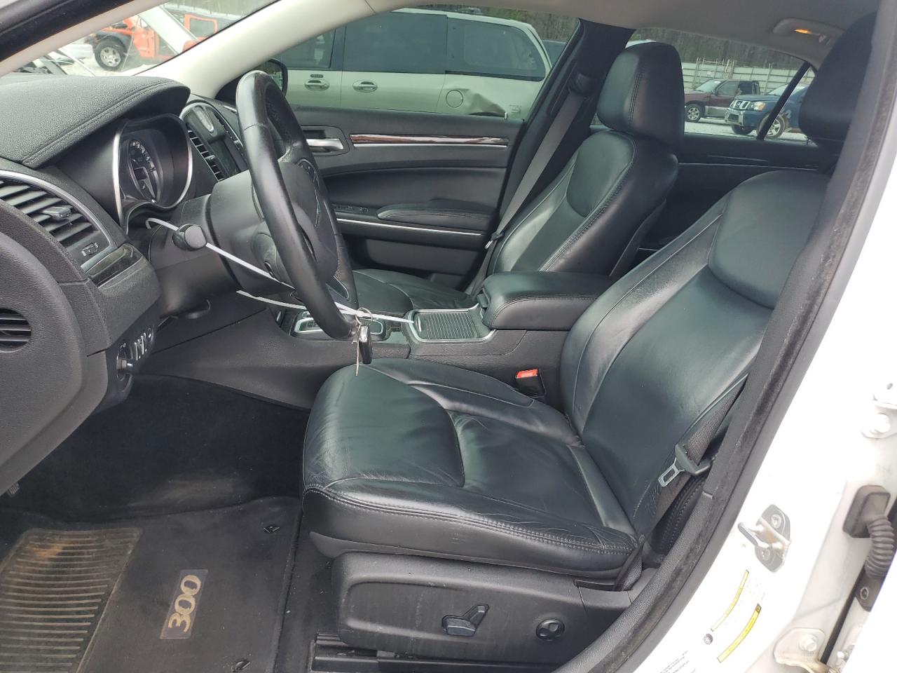 2015 Chrysler 300 - Image 7