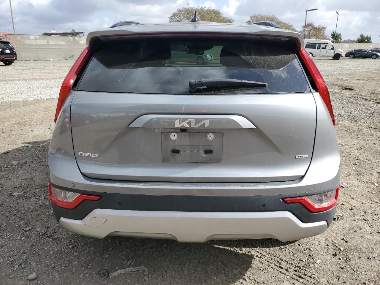 2023 Kia Niro - Image 6