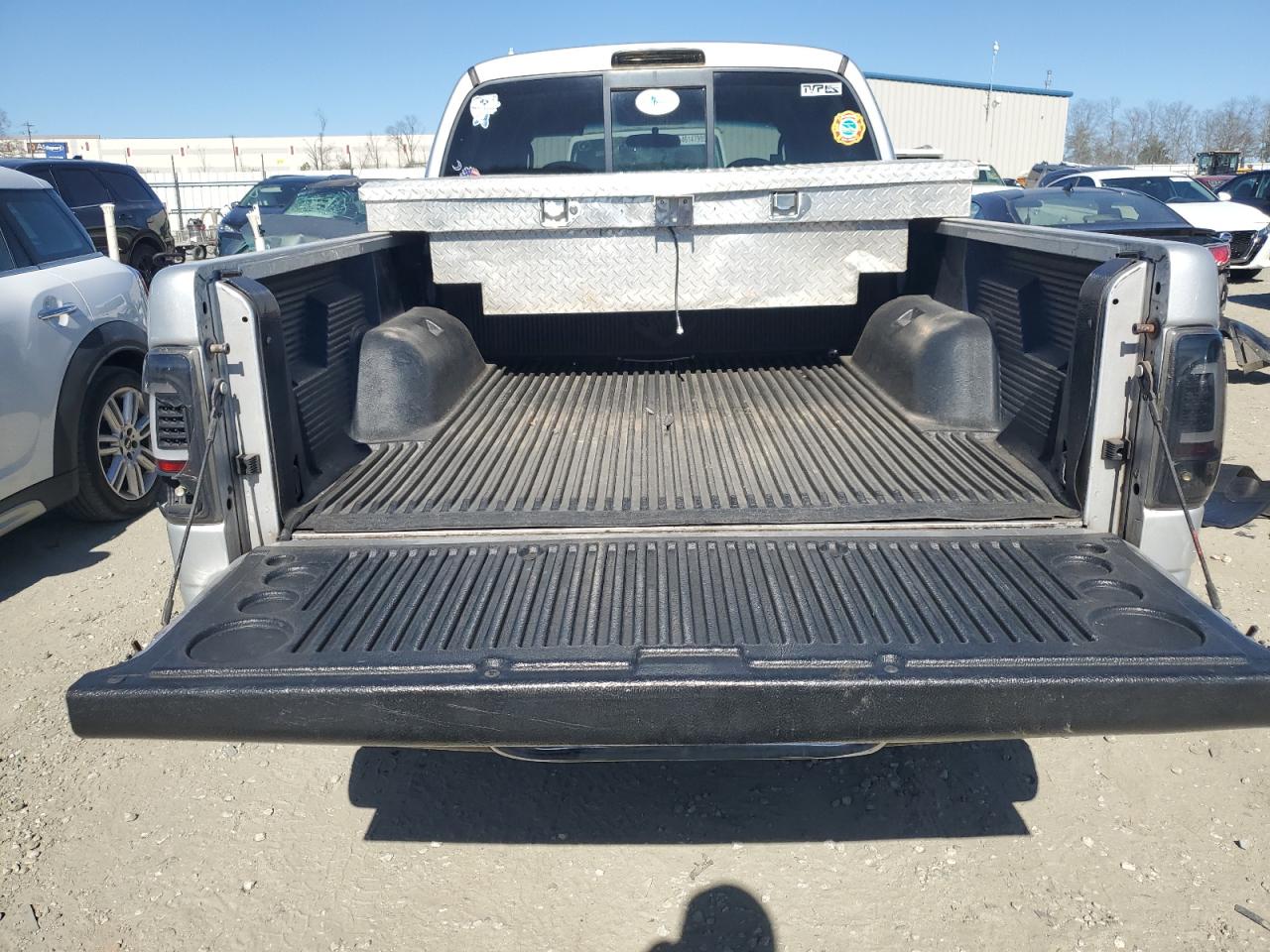 2004 Dodge Dakota - Image 6