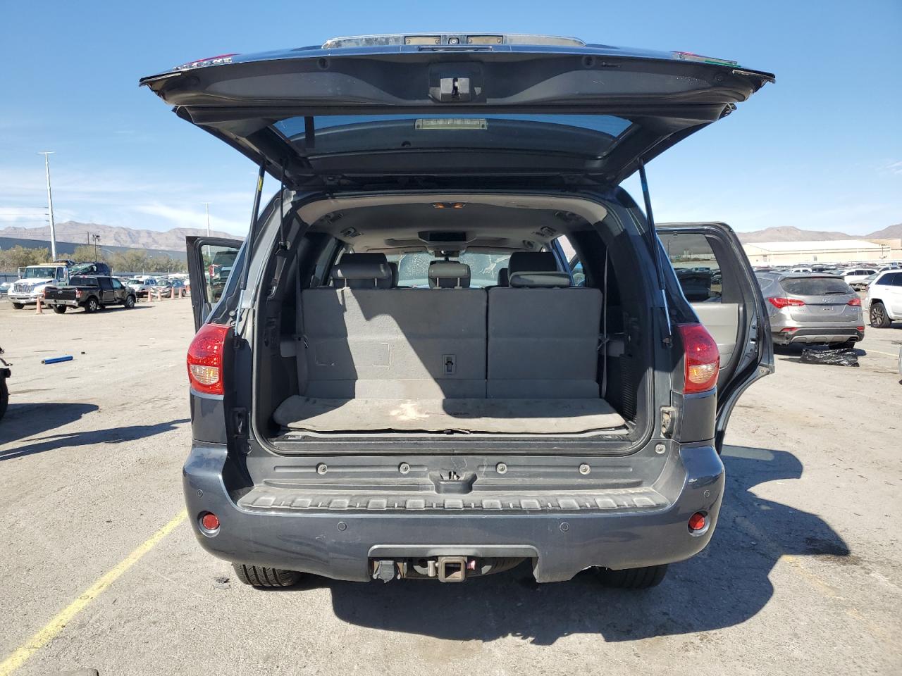 2010 Toyota Sequoia - Image 6
