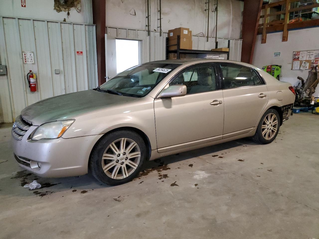 2006 Toyota Avalon - Image 1