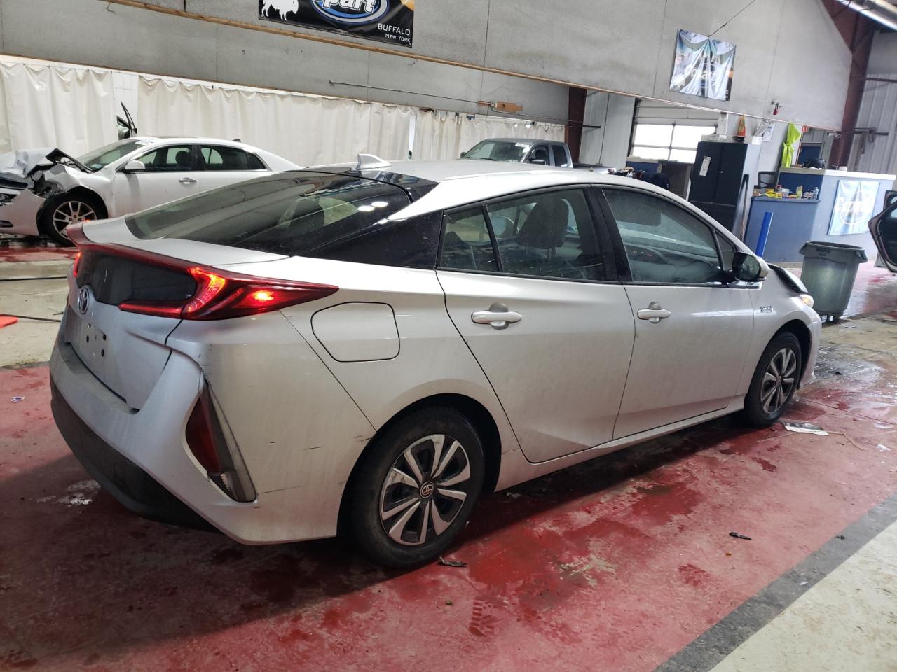 2017 Toyota Prius - Image 3