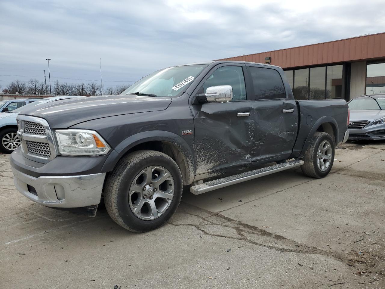 2017 Ram 1500 Laramie იყიდება Fort Wayne-ში, IN - Side