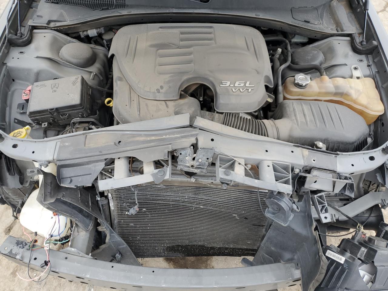 2019 Chrysler 300 - Image 11