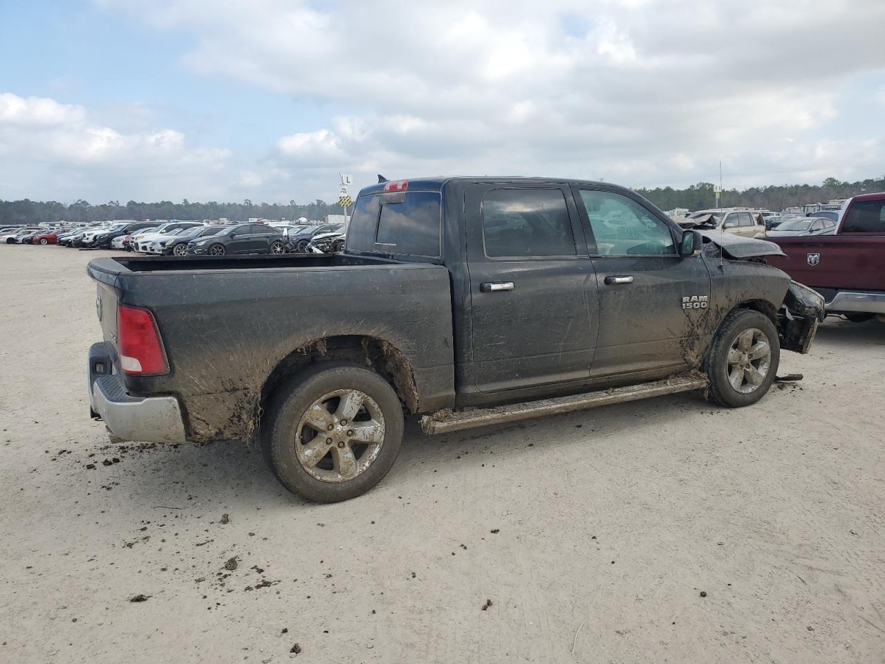 2015 RAM 1500 - Image 3