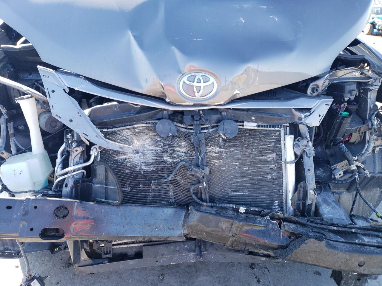 2017 Toyota Sienna - Image 13