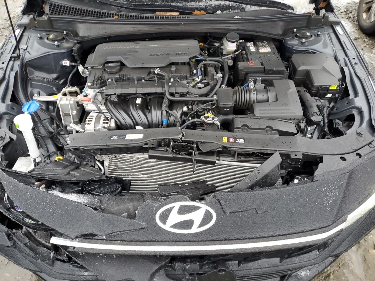 2024 Hyundai Elantra - Image 11