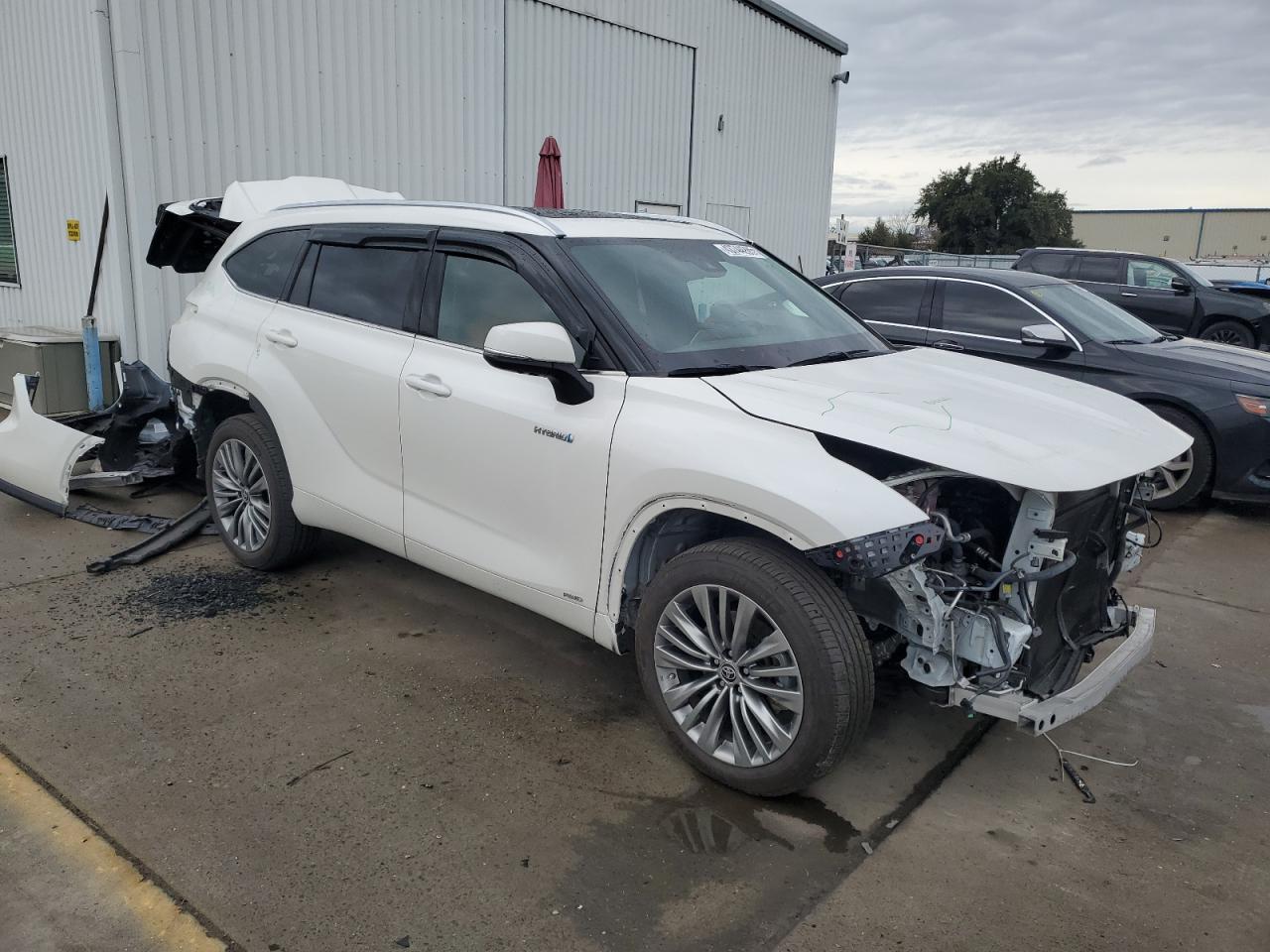 2021 Toyota Highlander - Image 4