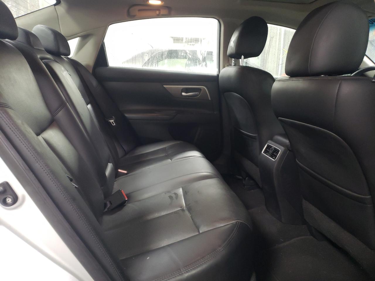 2015 Nissan Altima - Image 10