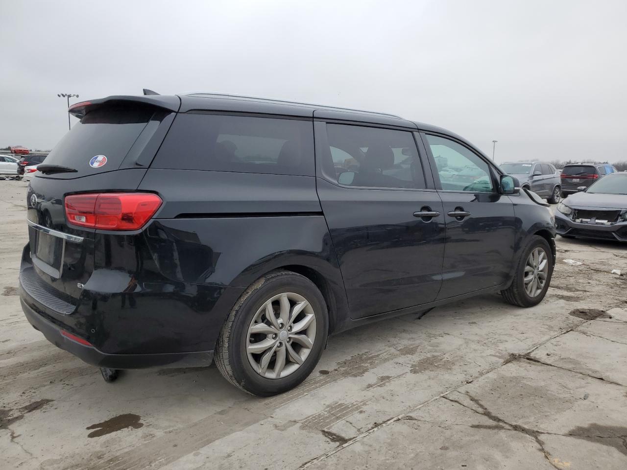 2020 Kia Sedona - Image 3
