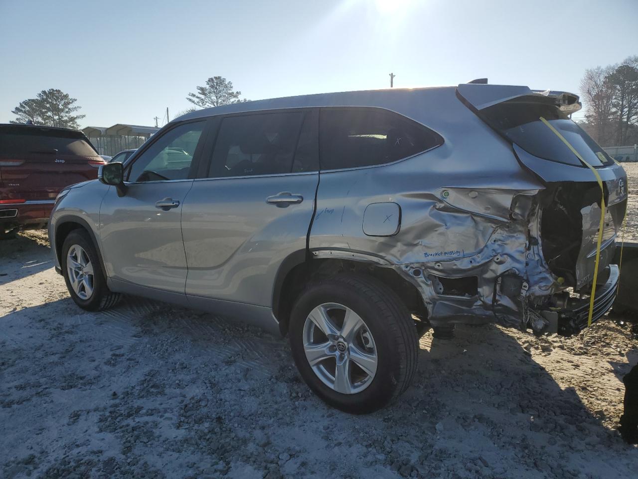 2024 Toyota Highlander - Image 2