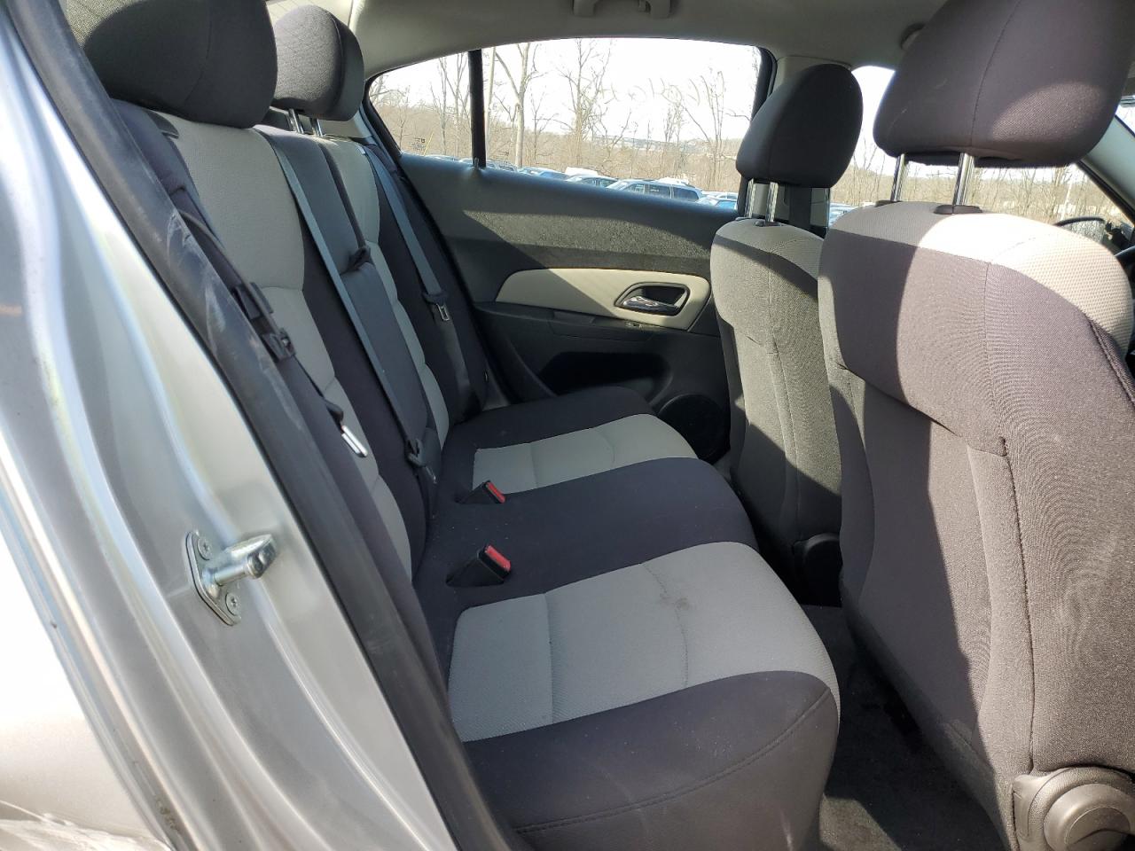 2012 Chevrolet Cruze - Image 11