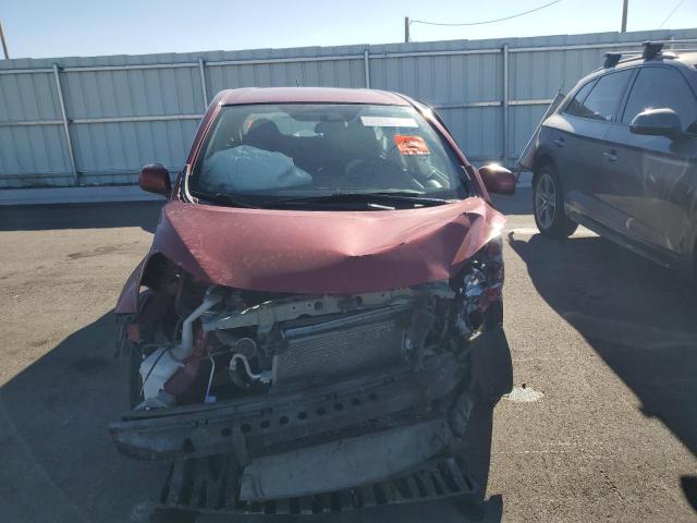  NISSAN VERSA 2014 Червоний