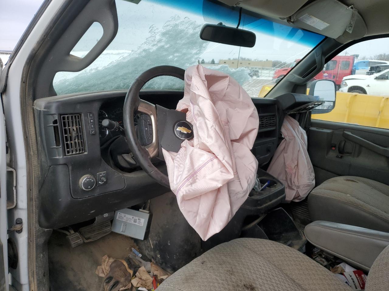 2018 Chevrolet Express - Image 8